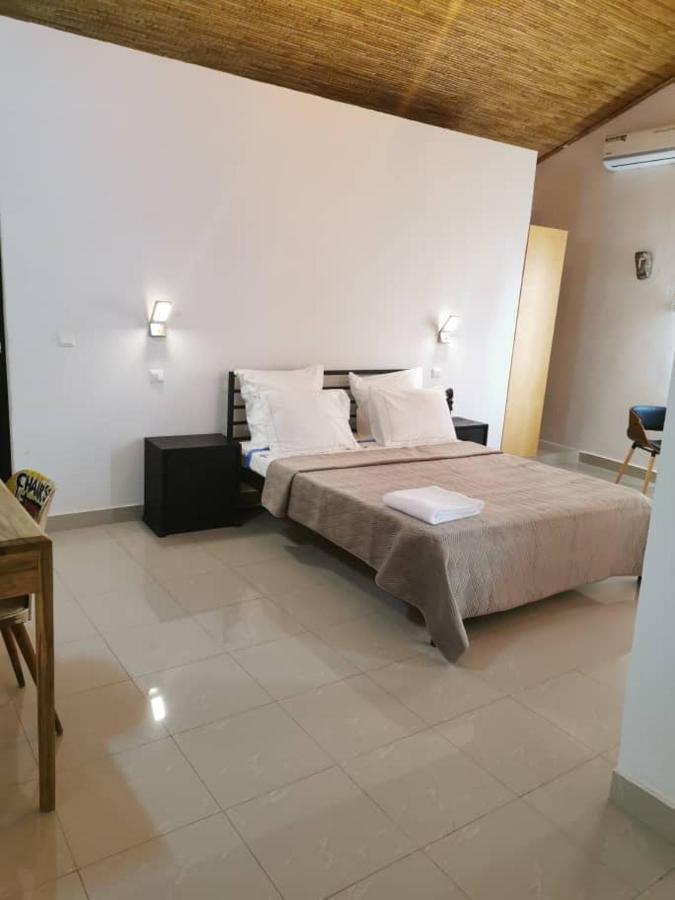 La Fandenoise Bed & Breakfast Thies Dış mekan fotoğraf