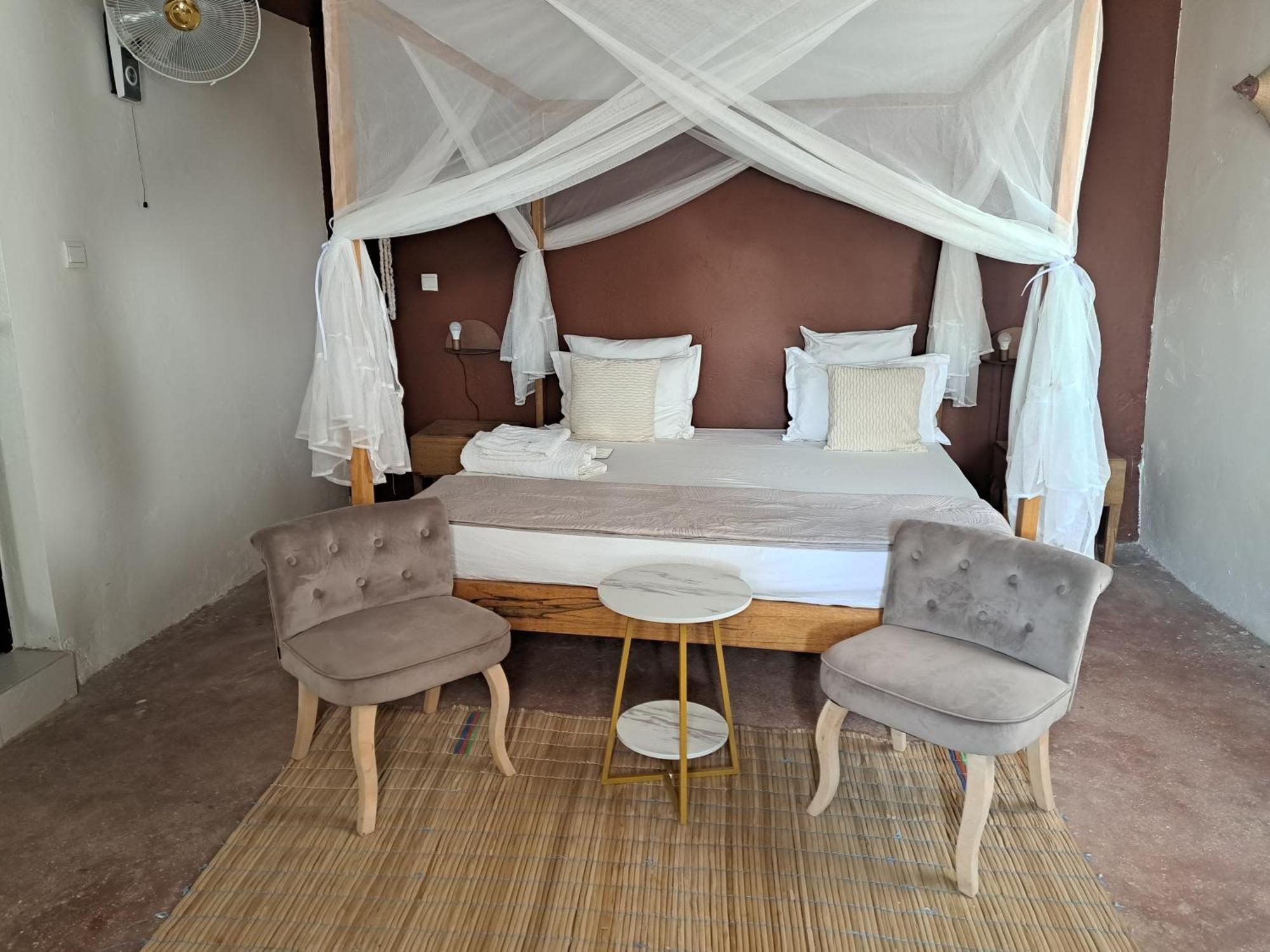 La Fandenoise Bed & Breakfast Thies Dış mekan fotoğraf