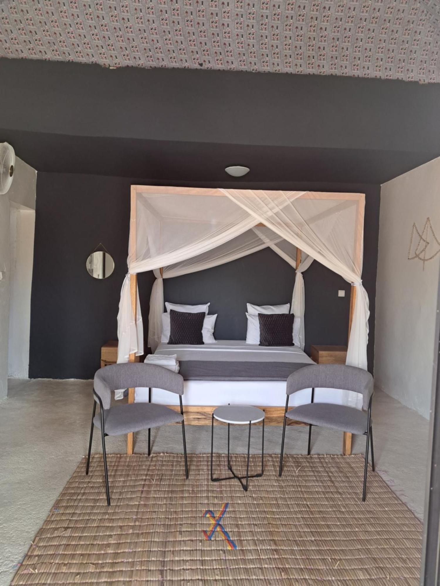 La Fandenoise Bed & Breakfast Thies Dış mekan fotoğraf