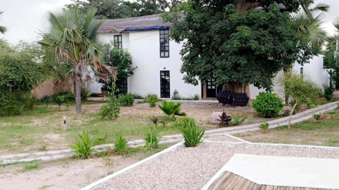 La Fandenoise Bed & Breakfast Thies Dış mekan fotoğraf