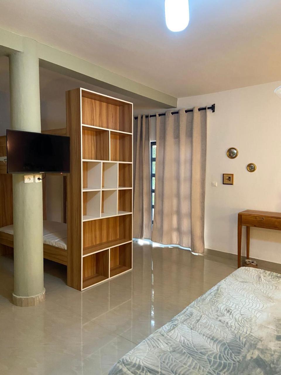 La Fandenoise Bed & Breakfast Thies Dış mekan fotoğraf
